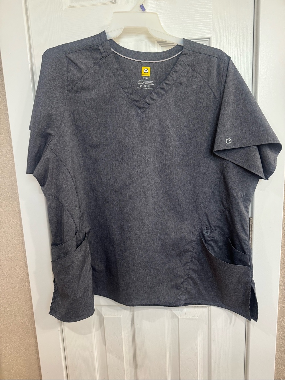 WonderWink Women’s Heather Gray V-Neck Scrub Top